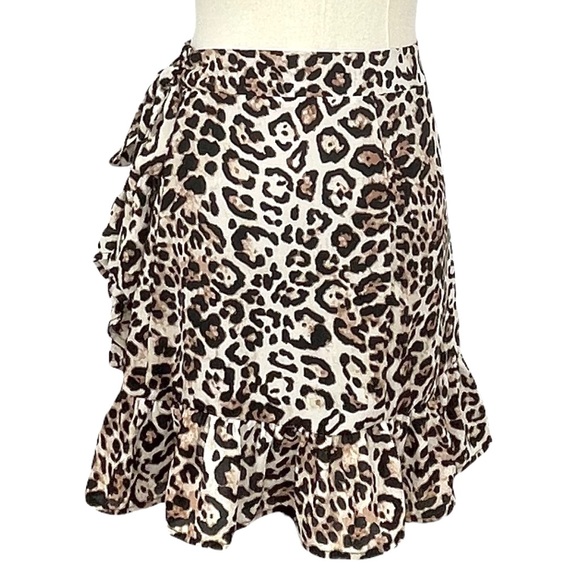 Forever 21 Leopard Print Skirt Ruffle Edge Side Tie and Button Closure Sz Small - Picture 6 of 7